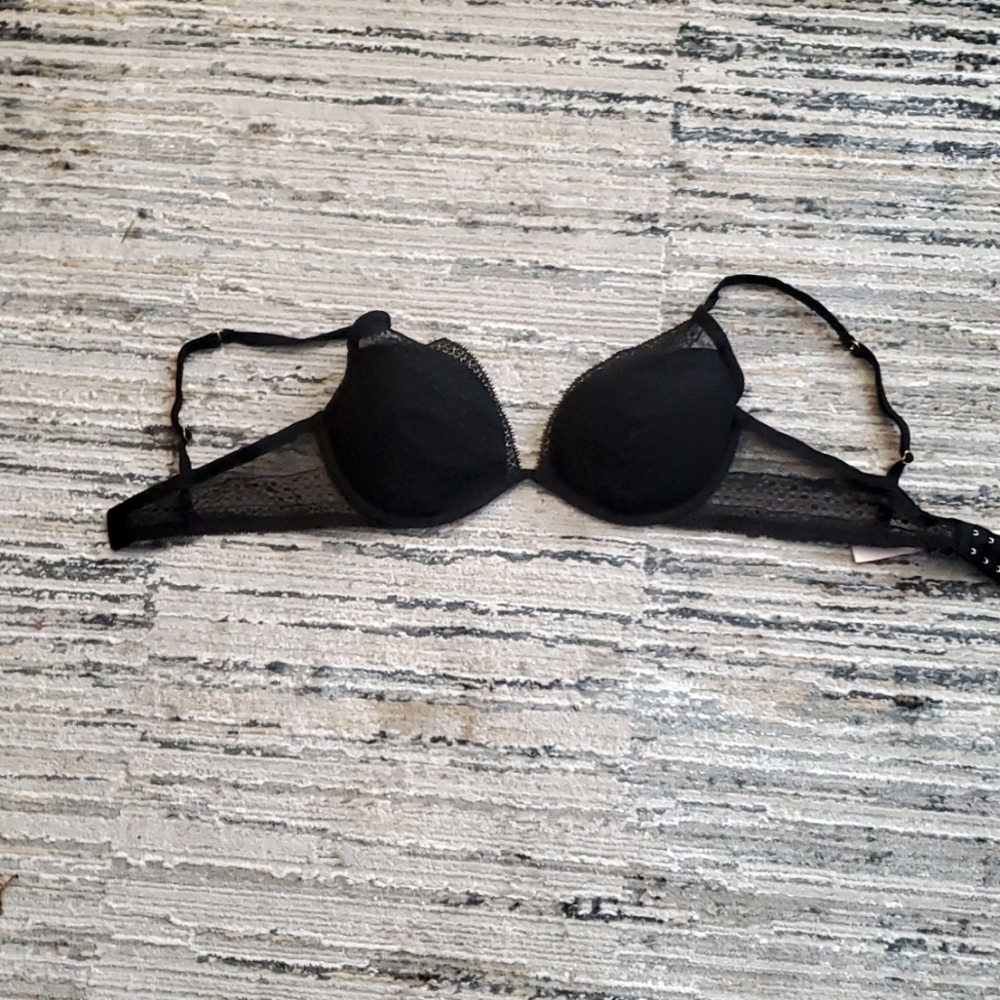 01 black Victoria Secret  Bra